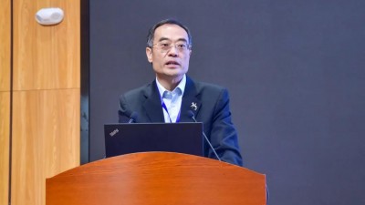 从“基石”到“顶石”：翻译人才培养的创新理念与原则-赵军峰